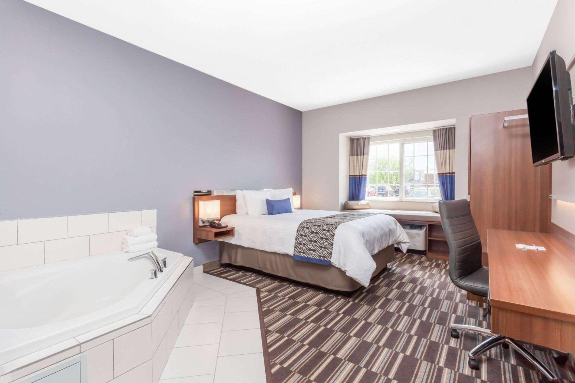 Microtel Inn & Suites Sault Ste. Marie Exterior photo